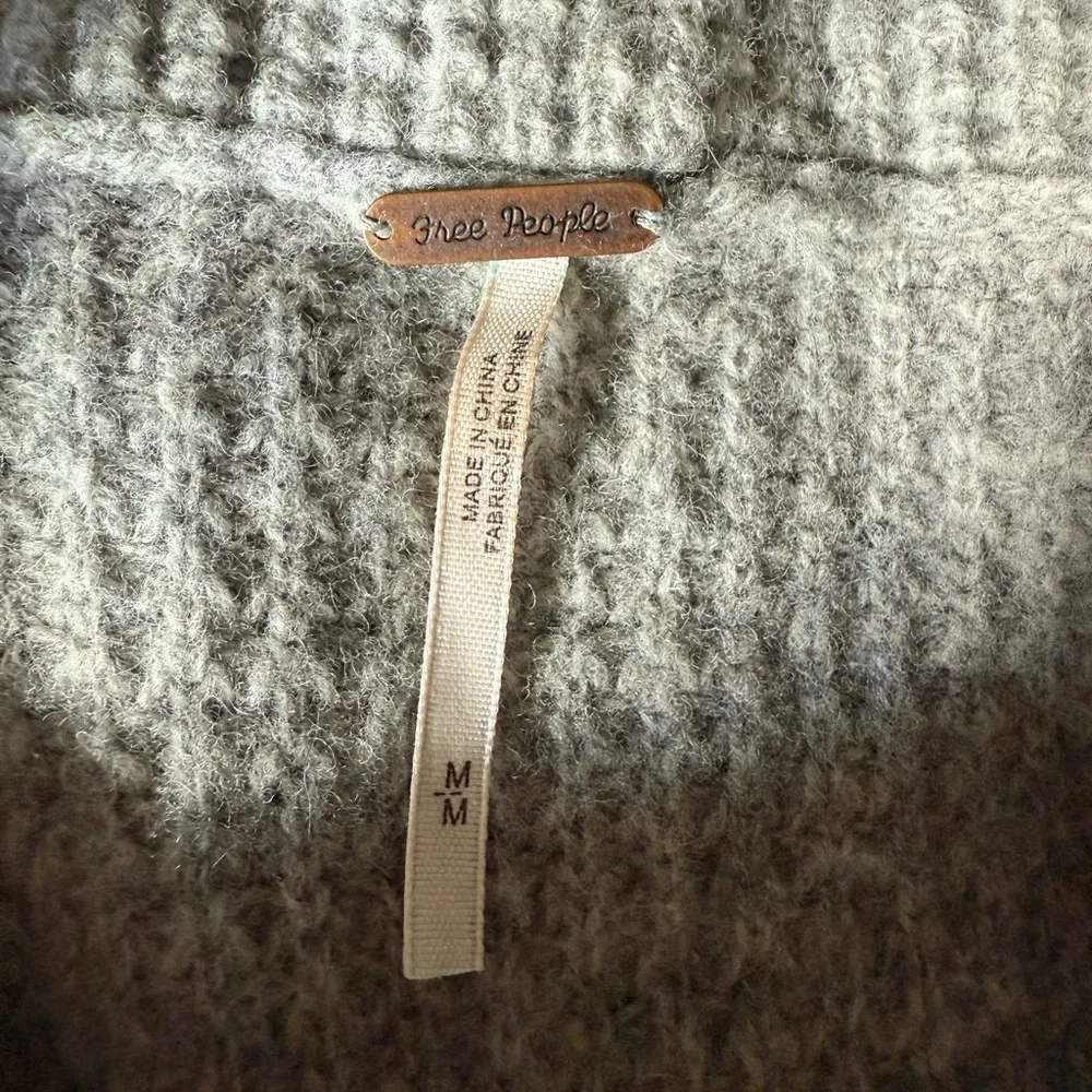 FREE PEOPLE 100% Wool Waffle Knit Fold-over Cowl-Neck Preppy Casual Sweater Sz M